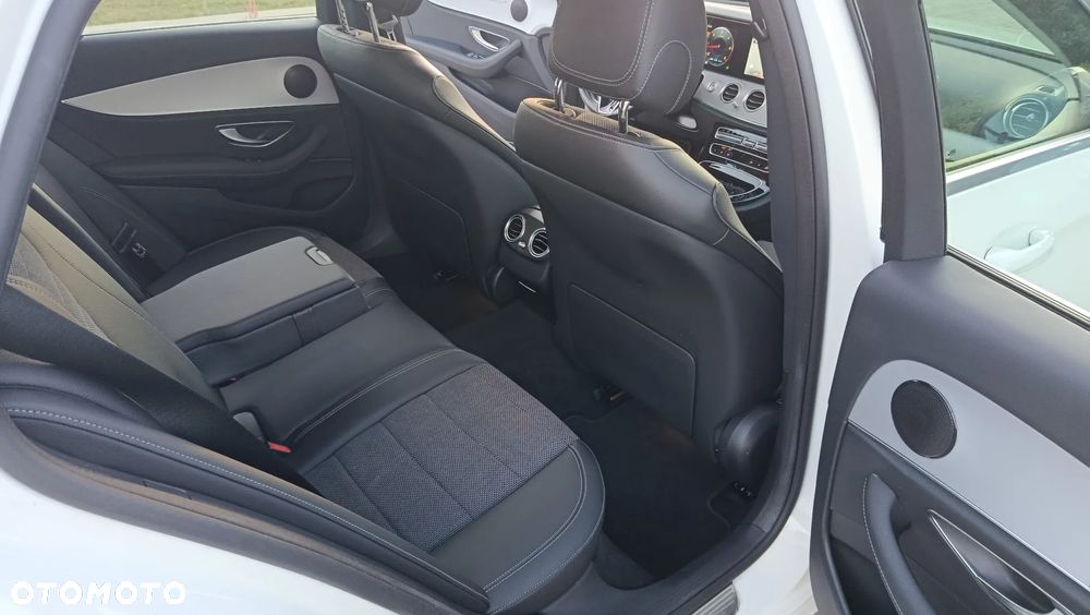Mercedes-Benz Klasa E 220 d 9G-TRONIC - 17