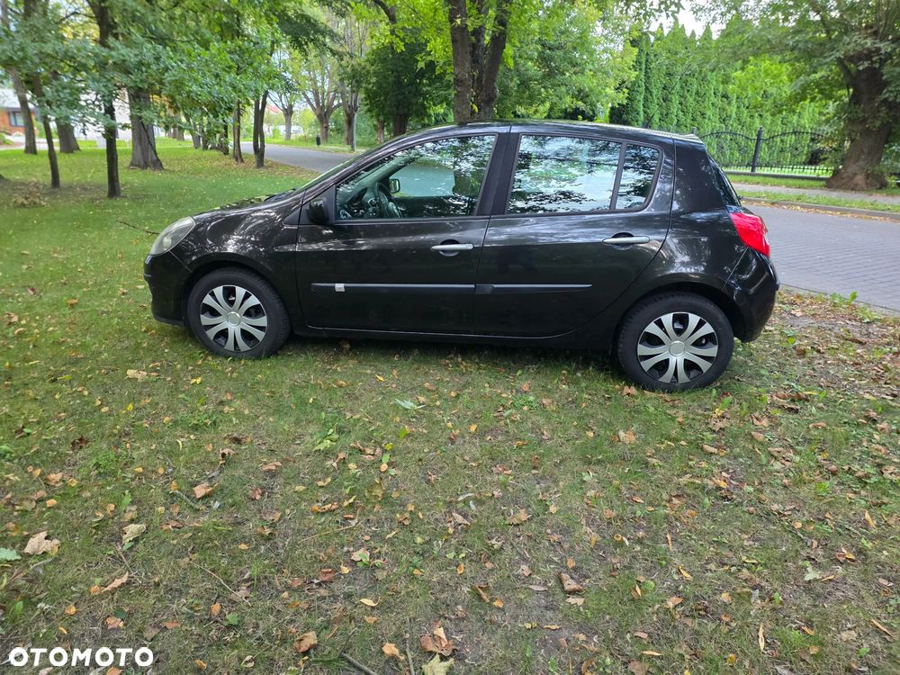 Renault Clio 1.6 16V Expression - 9