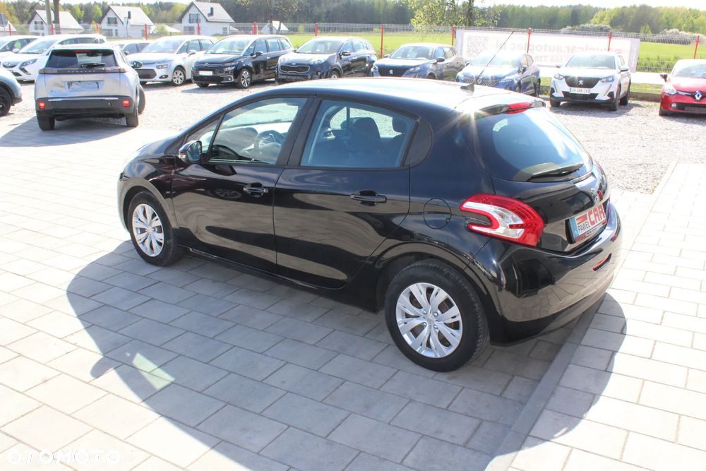 Peugeot 208 82 VTI Allure - 4