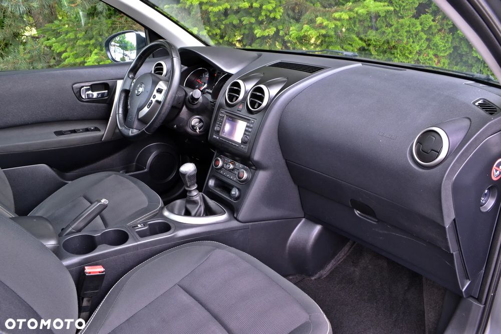 Nissan Qashqai - 25