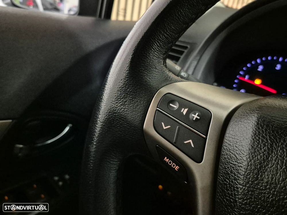 Toyota Avensis SW 2.0 D-4D Exclusive - 14