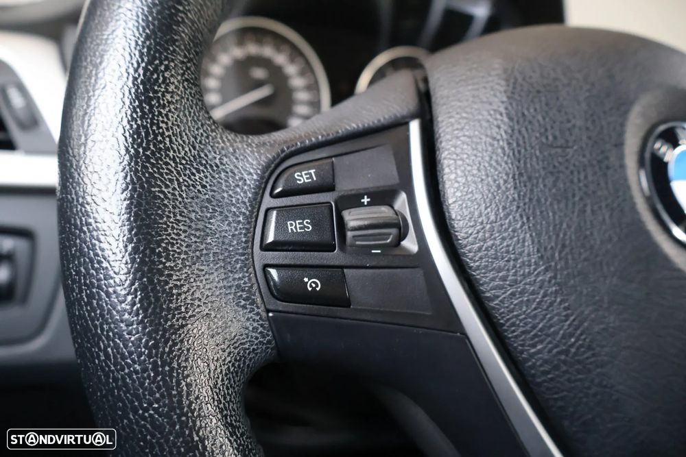 BMW 320 d Touring ED Line Luxury Auto - 26