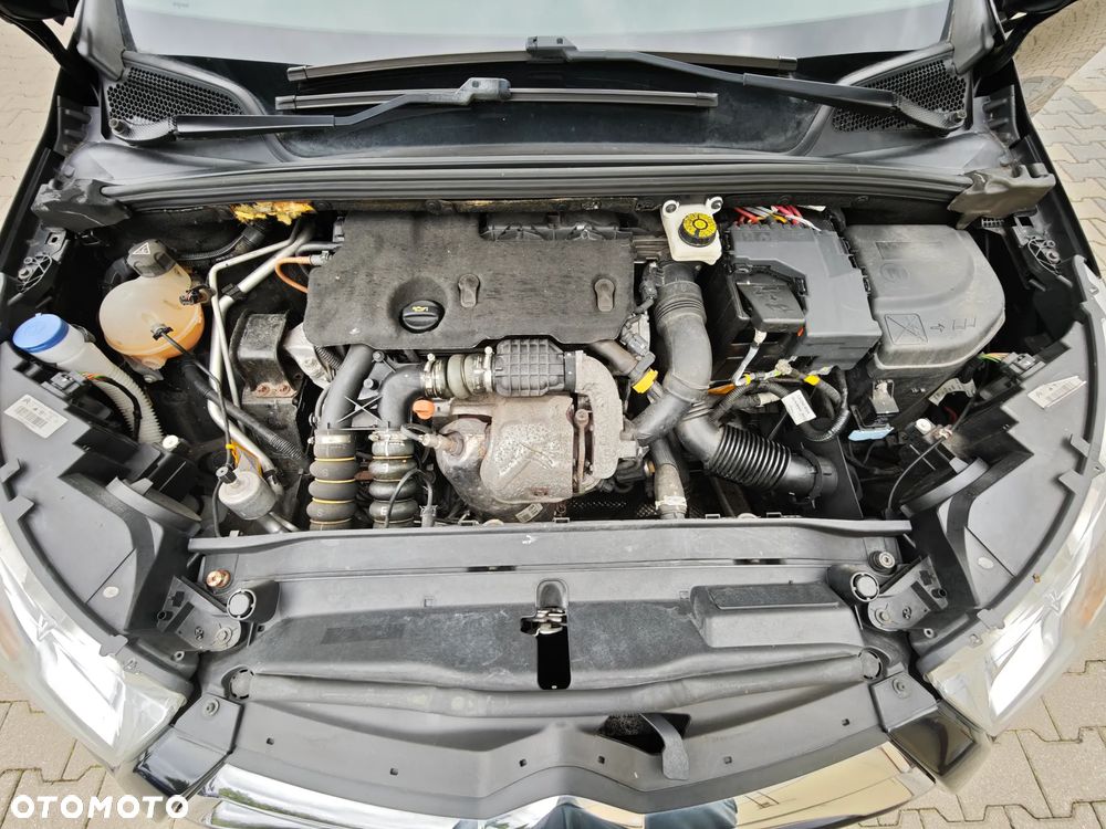Citroën DS4 e-HDi 110 SoChic - 33