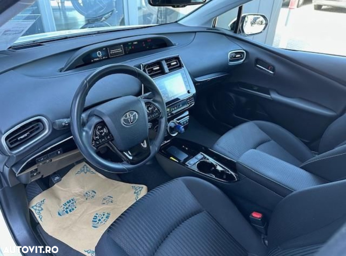 Toyota Prius Plug-in Hybrid Comfort - 14