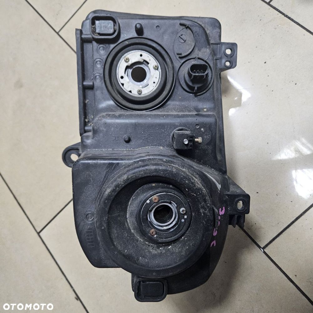 Lampa przednia  / Lampy przednie / przód prawa lewa / Chrysler 300 C - 14