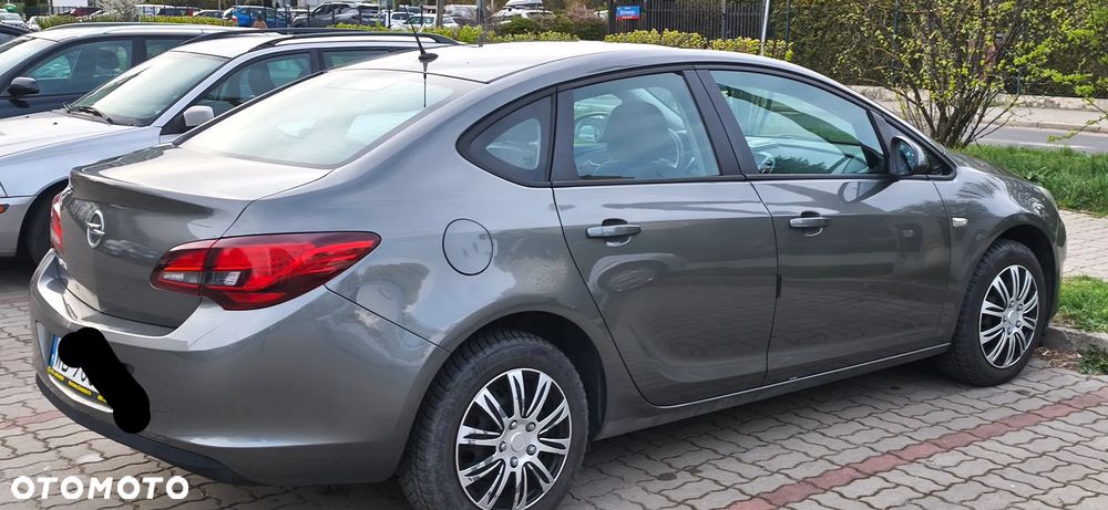 Opel Astra 1.6 EU6 - 4