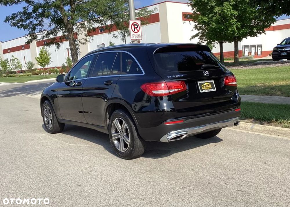 Mercedes-Benz GLC 300 4Matic 9G-TRONIC AMG Line - 7