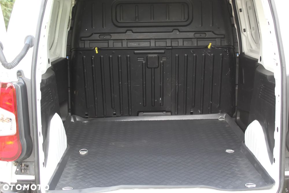 Citroën BERLINGO 1.6 HDI 3-OSOBOWY - 11