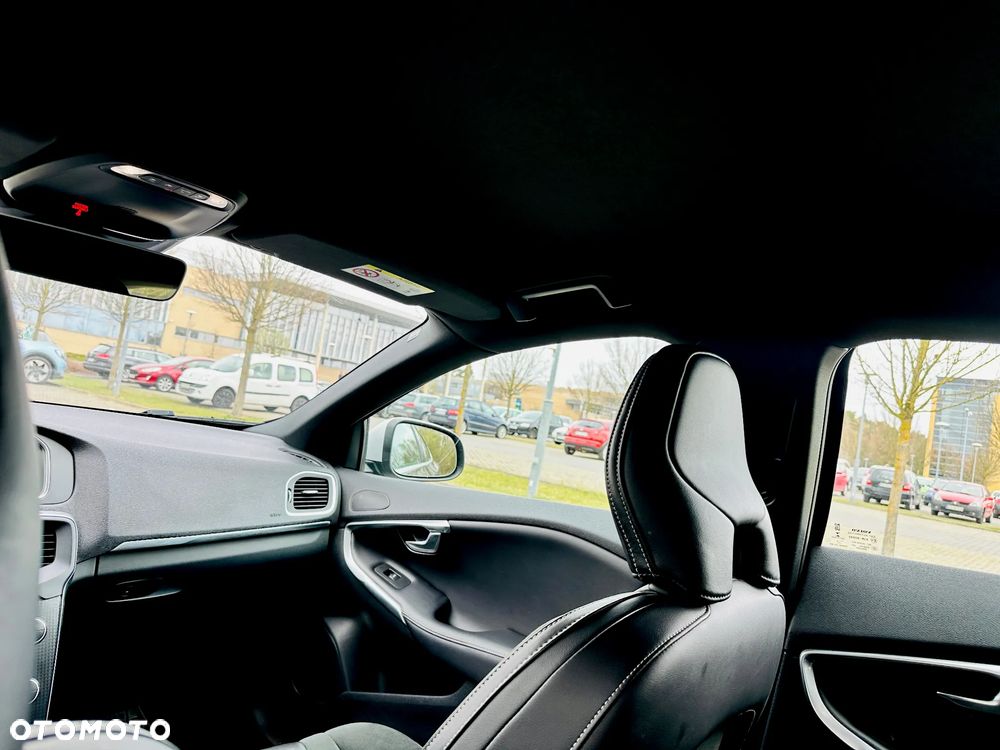 Volvo V40 T3 Drive-E R-Design Momentum - 29