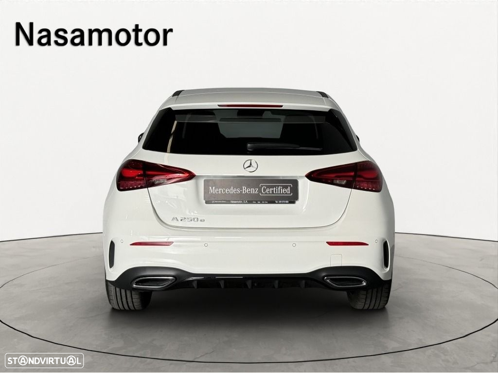 Mercedes-Benz A 250 e AMG Line - 3