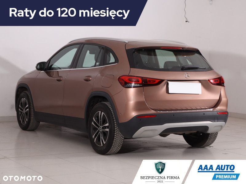 Mercedes-Benz GLA - 6