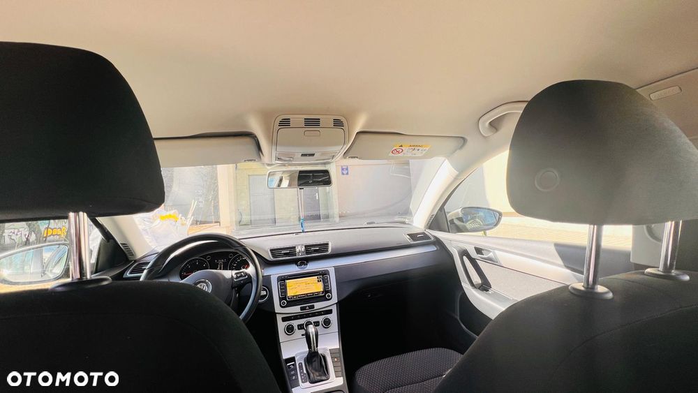 Volkswagen Passat 2.0 TDI Comfortline DSG - 8