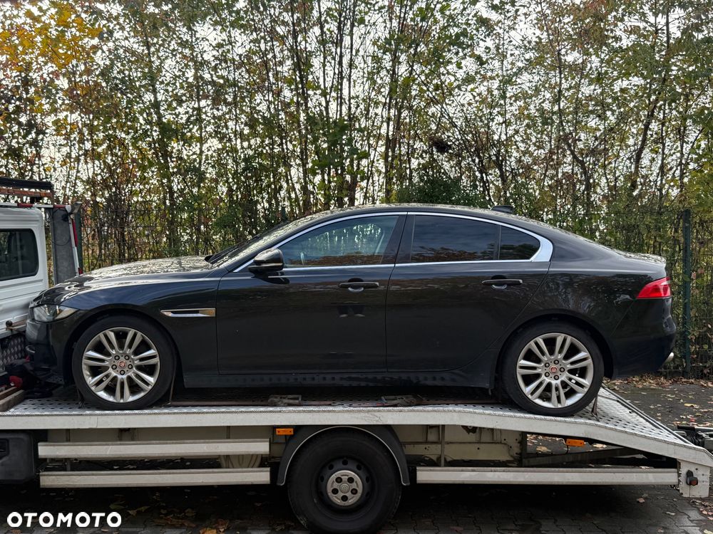 Jaguar XE 20d R-Sport - 14