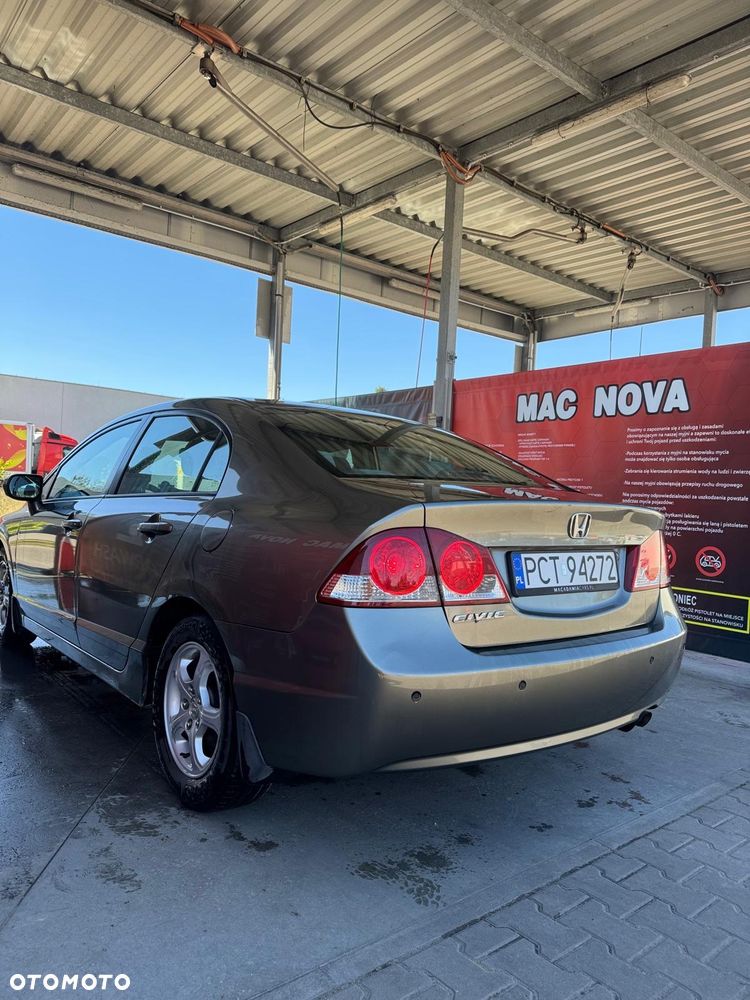 Honda Civic 1.8 Comfort - 15