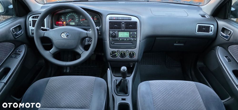 Toyota Avensis 1.6 VVT-i Terra Plus - 5