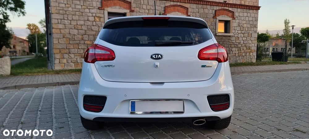 Kia Ceed 1.6 GDI Dream Team Edition - 14