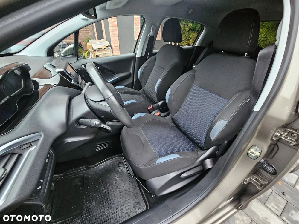 Peugeot 208 1.2 VTi Allure - 11
