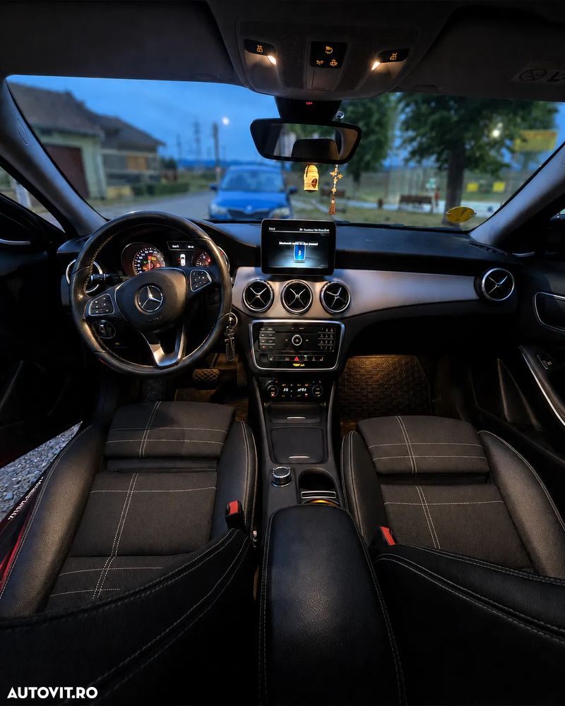 Mercedes-Benz GLA 180 7G-DCT Urban - 5