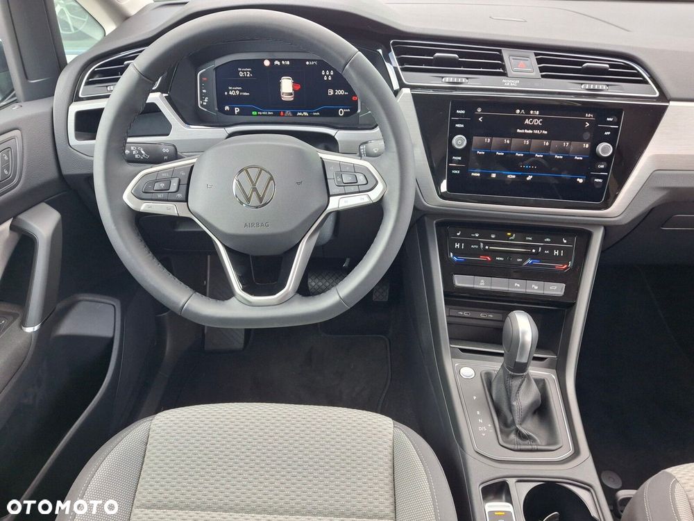 Volkswagen Touran - 27