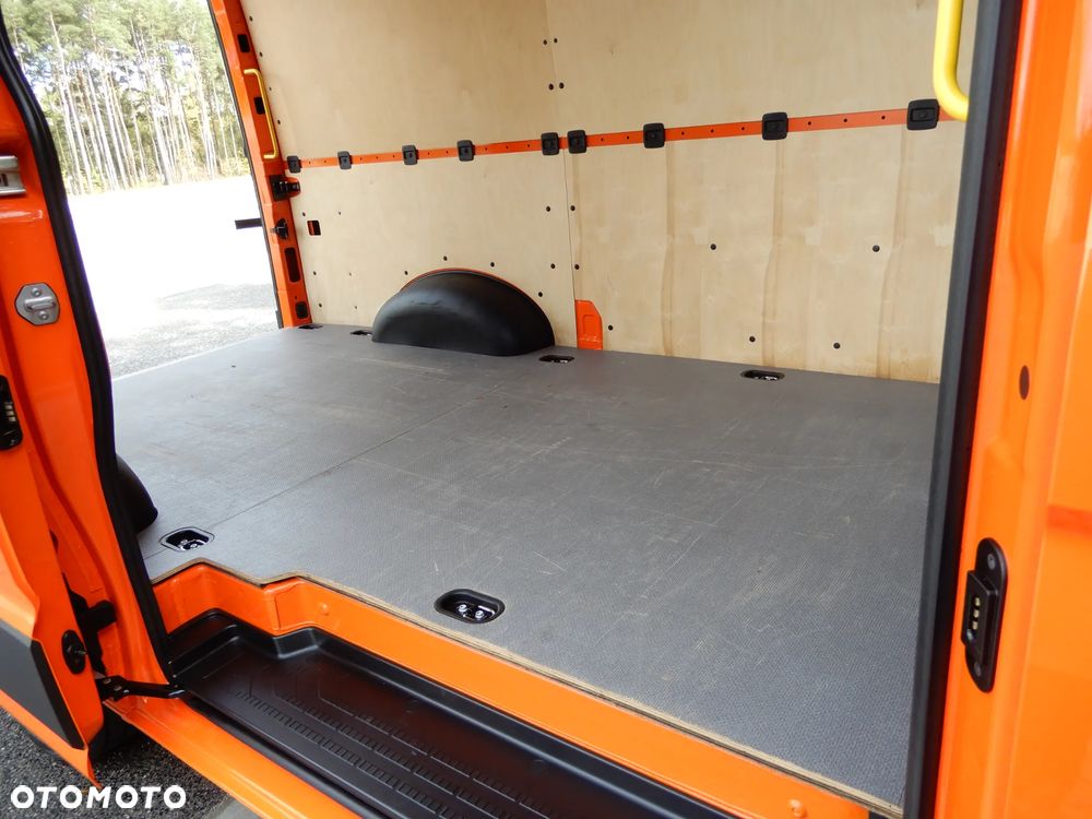 Volkswagen Crafter 3.180 4X4 4Motion 211 KM Furgon Blaszak Rozstaw Osi 3640 mm L3H3 Standard / Dach Wysoki Stan Auta Jak NOWY POLECAM - 22