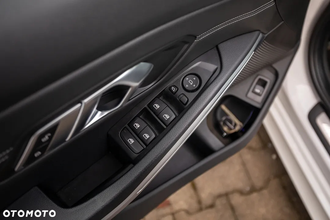 BMW Seria 3 320d xDrive M Sport Shadow - 23