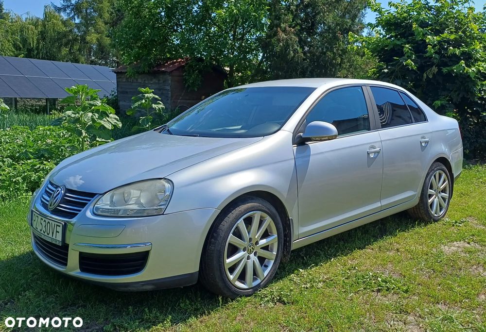 Volkswagen Jetta 1.9 TDI Comfortline - 1