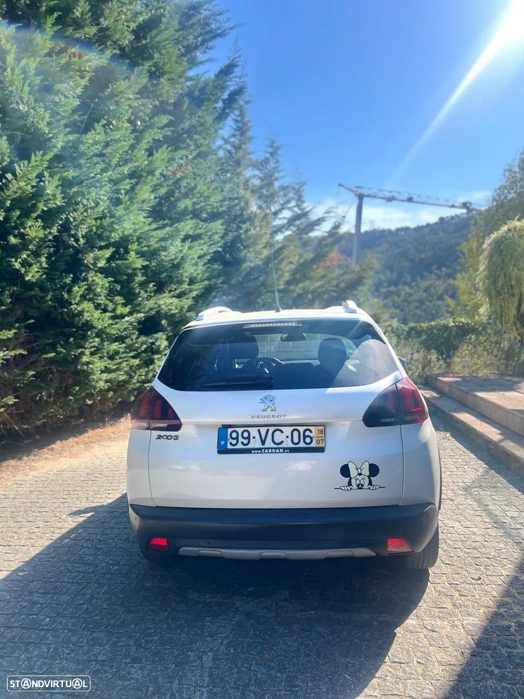 Peugeot 2008 1.2 PureTech Style - 3