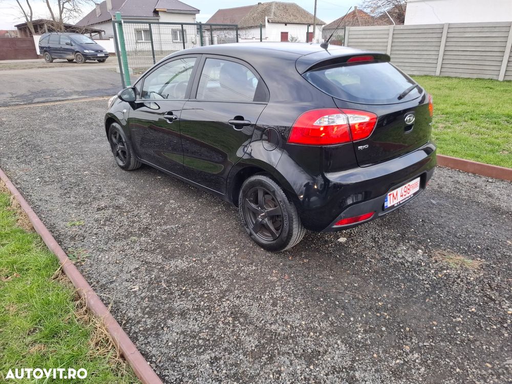 Kia Rio 1.1 CRDI Attract - 4
