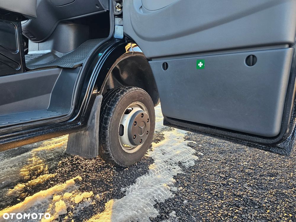 Mercedes-Benz Sprinter - 15