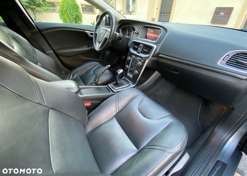Volvo V40 D2 Momentum - 22