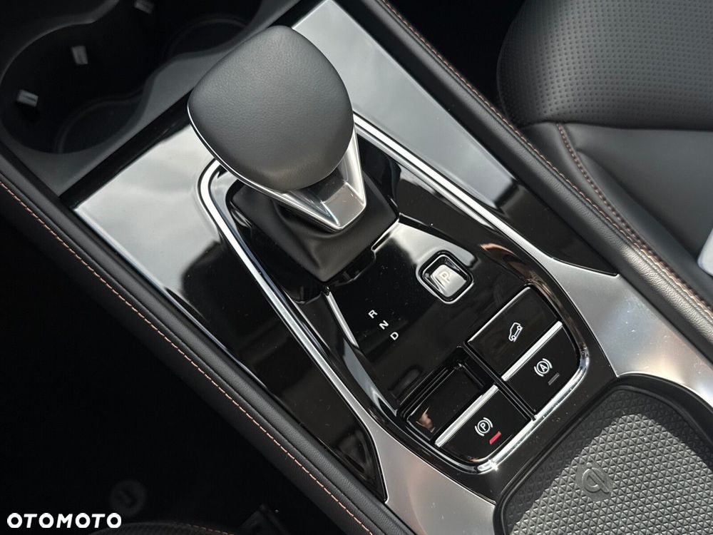 MG HS PHEV 1.5T Exclusive - 16