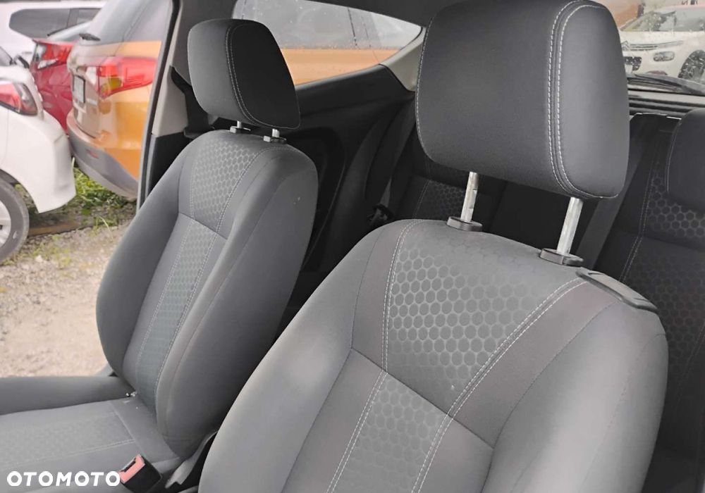 Ford Fiesta - 10