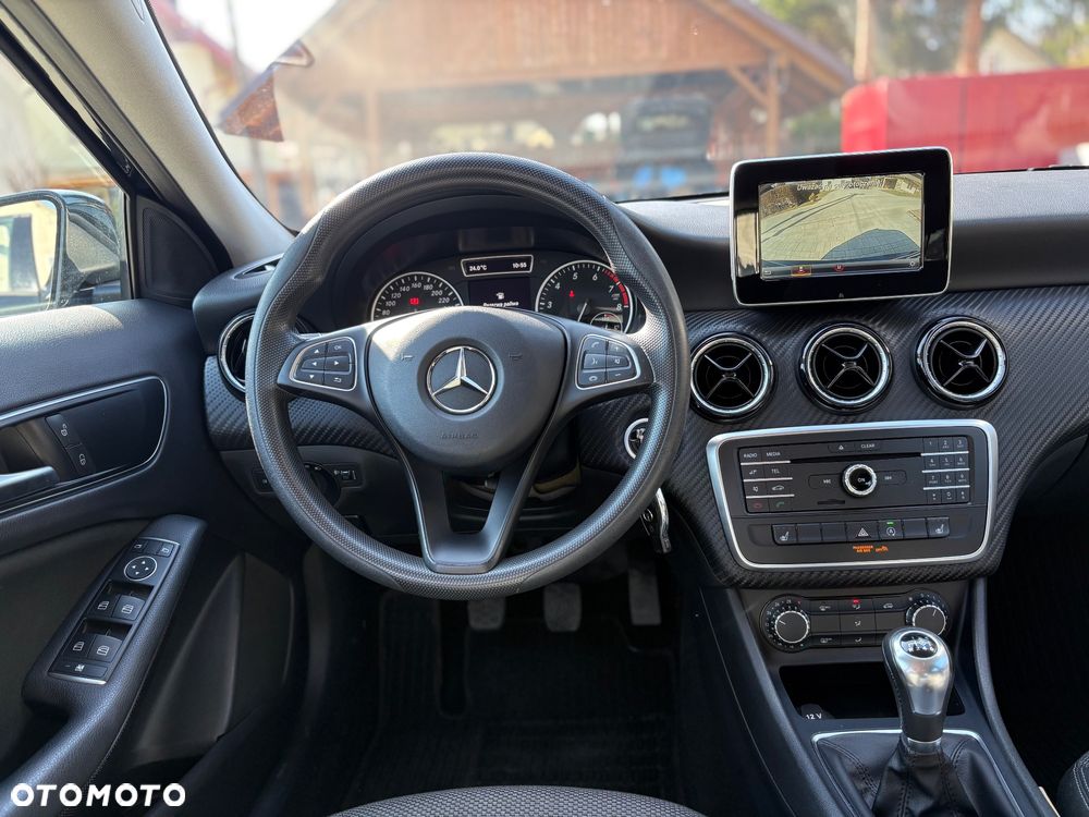Mercedes-Benz GLA - 17
