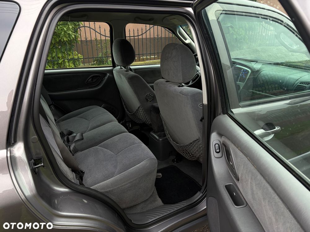 Mazda Tribute - 8