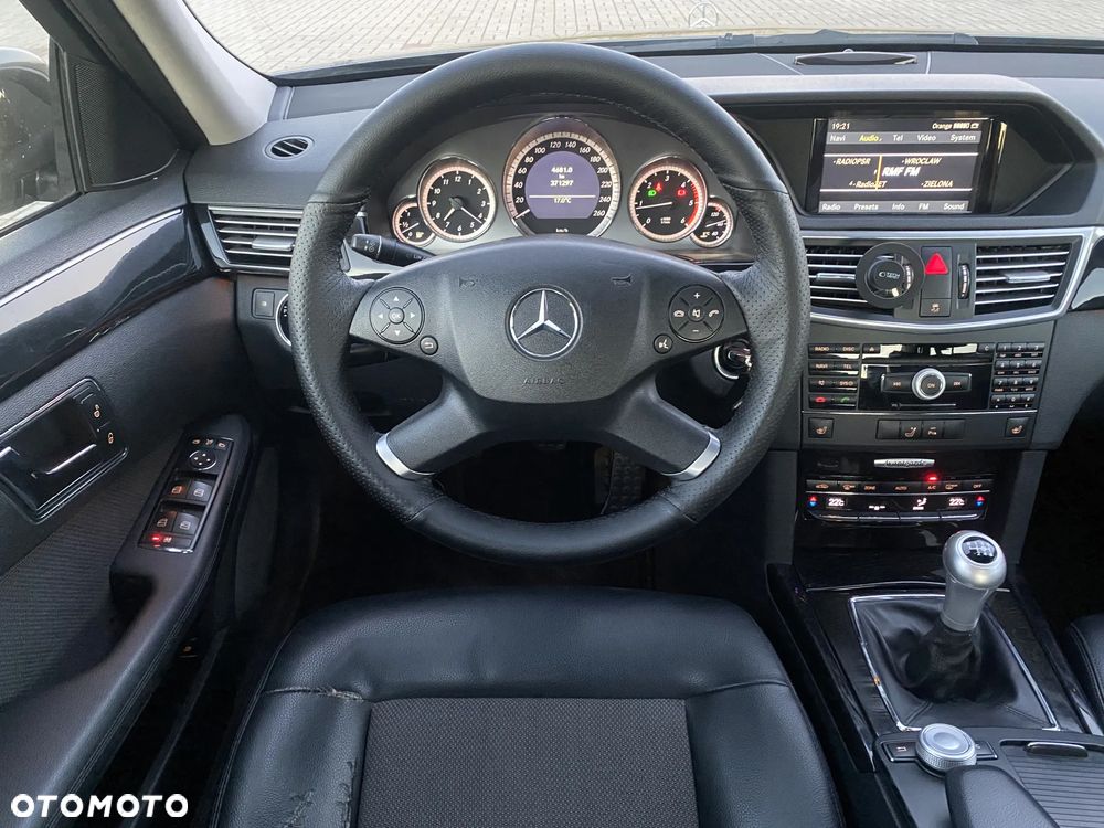Mercedes-Benz Klasa E 200 CDI BlueEff Avantgarde - 17