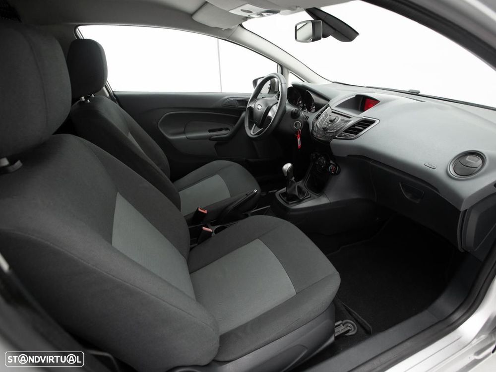 Ford Fiesta Van - 8