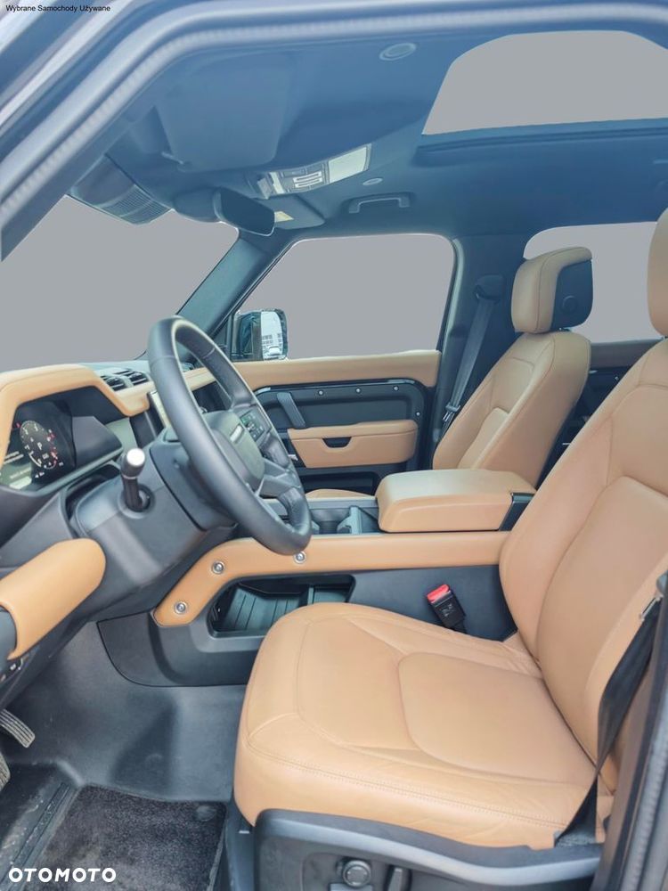 Land Rover Defender - 3