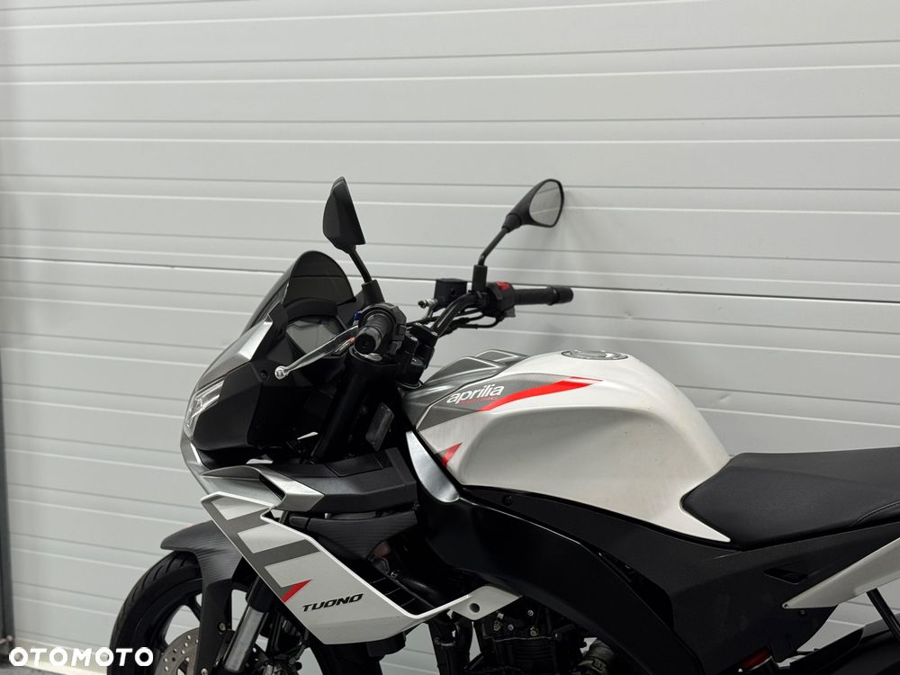 Aprilia Tuono - 15