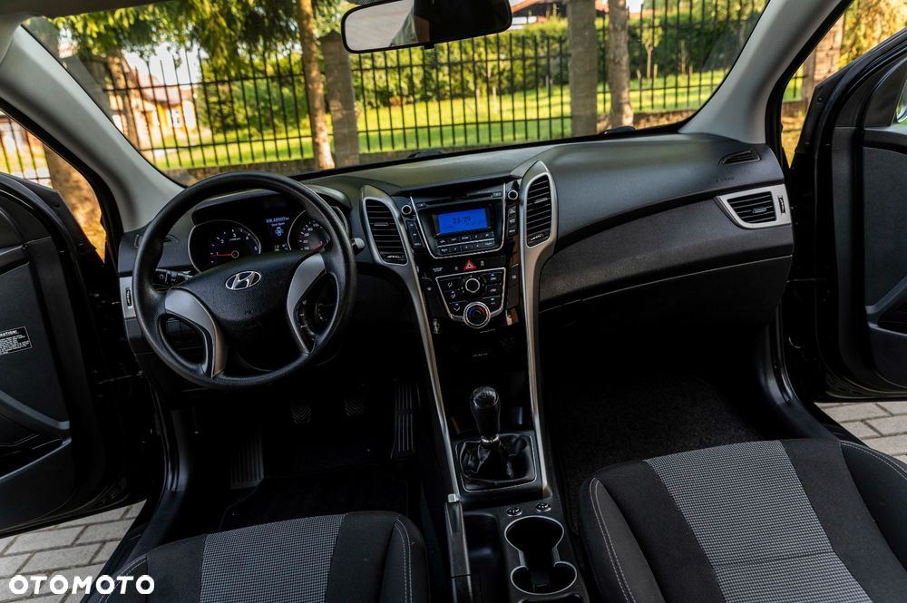 Hyundai i30 1.4 CRDi Advantage - 25