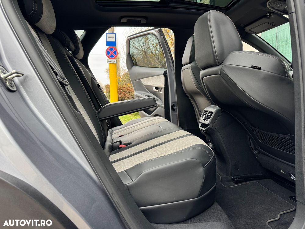 Peugeot 3008 PHEV 300 EAT8 4X4 GT - 27