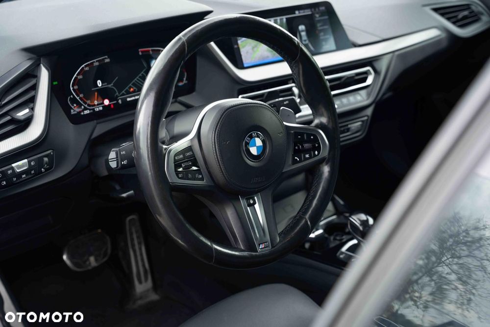BMW Seria 2 220d M Sport - 16