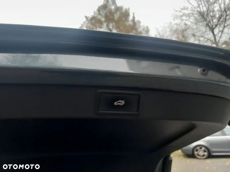 Skoda Octavia 2.0 TDI Ambition DSG - 28