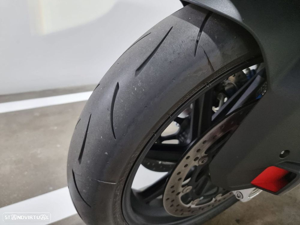 BMW M 1000 RR Lightwhite M Motorsport - 16