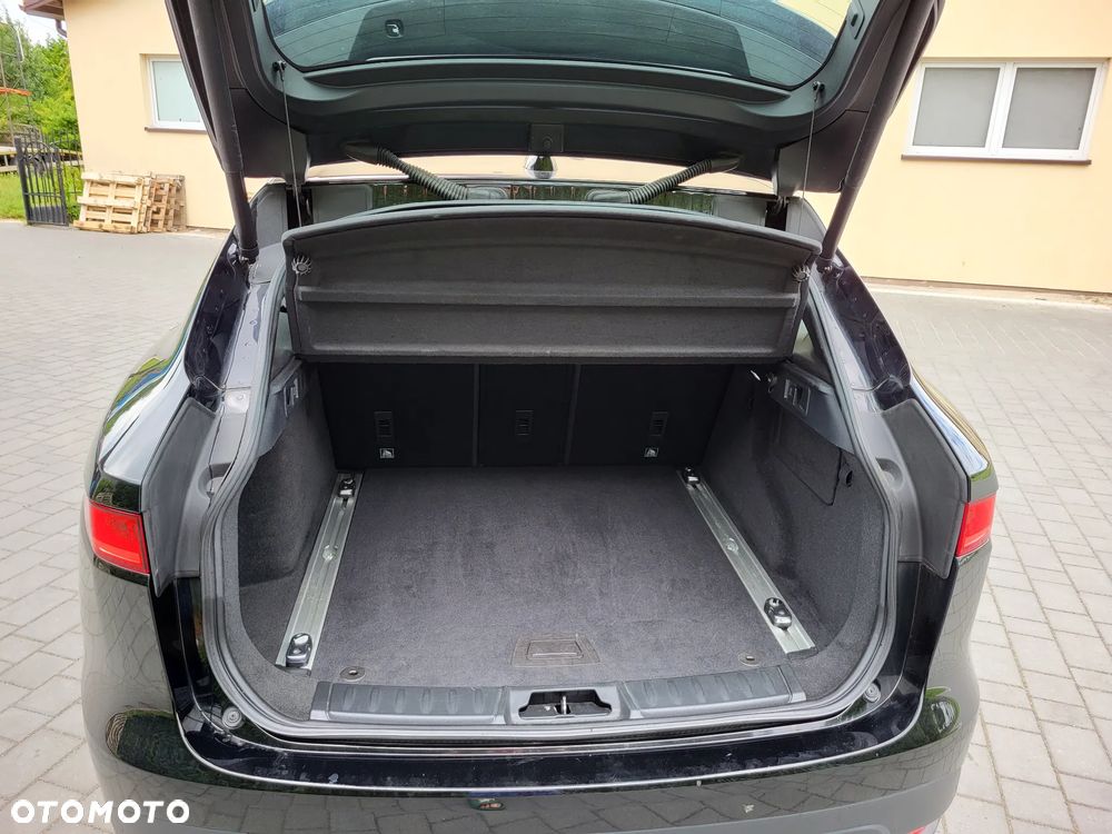 Jaguar F-Pace 2.0 i4D AWD Pure - 14