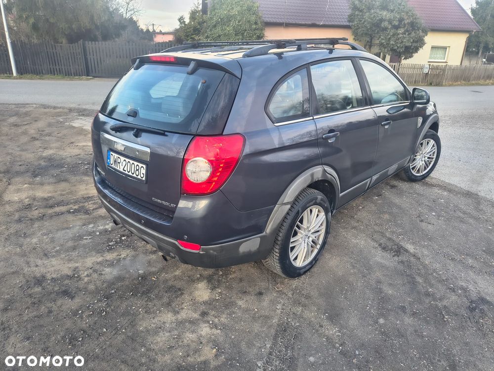 Chevrolet Captiva 2.4 4WD 7 Sitzer LT - 3