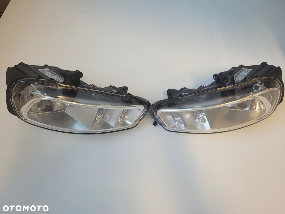 Halogen przeciwmgielny z światłem do jazdy w dzień - 1