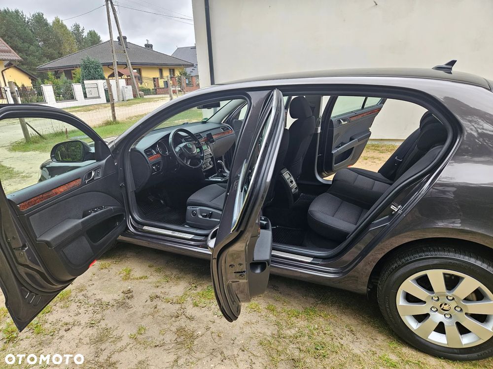 Skoda Superb 2.0 TDI 4x4 Elegance - 21