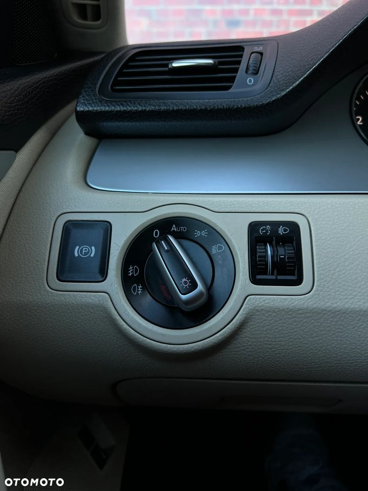 Volkswagen Passat - 27