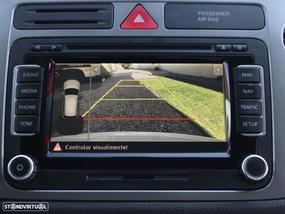 VW Tiguan 2.0 TDi Sport BlueMotion - 26