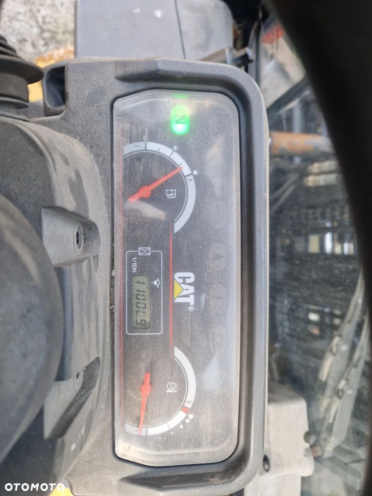 Caterpillar DP35N - 14